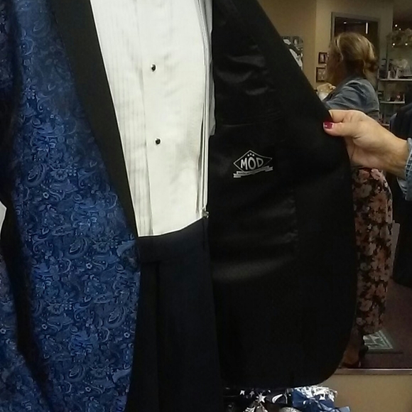 Smoking Jacket - Picture 4 of 5